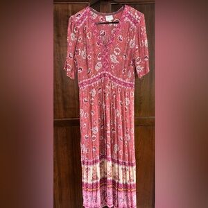 Knox Rose Maxi Dress. Short Sleeve Women’s Pretty Paisley Print